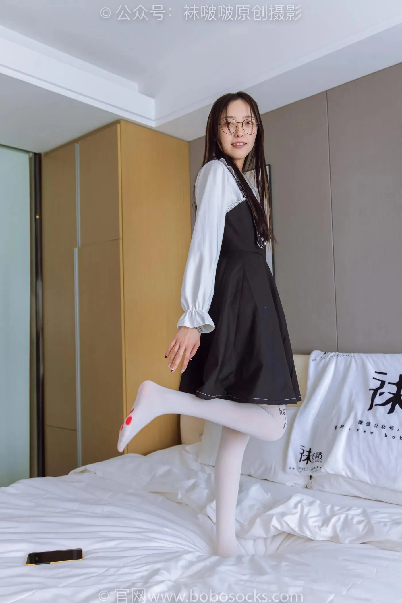 [BoBoSocks袜啵啵]NO.177 稚予-皮鞋、厚白丝（脚底猫爪印款） [140P]插图6